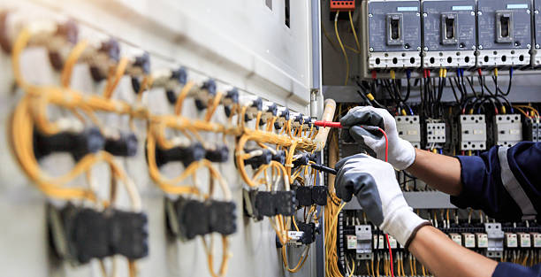 Professional Electrician technician working in Yutan, NE